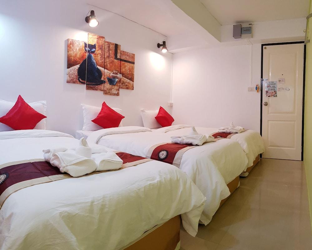 Guest house Happio Near Chabad House